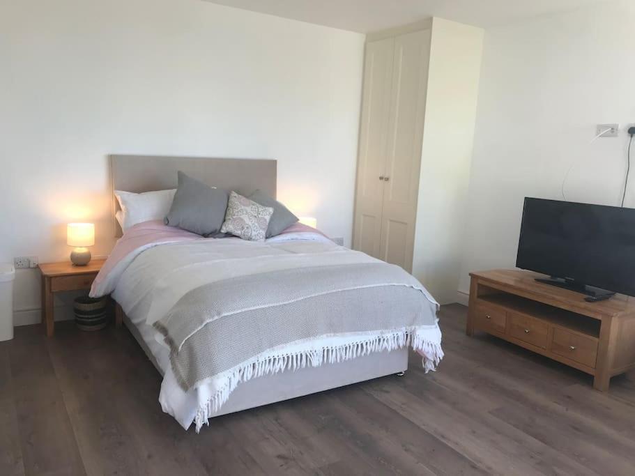 New Studio Near Lahinch, Doolin & Cliffs Of Moher Екстериор снимка
